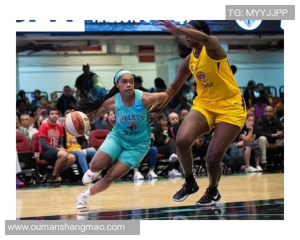 2019年火花队与自由人队激烈对决赛况回顾与精彩瞬间分析 2019年火花队与自由人队激烈对决赛况回顾与精彩瞬间分析