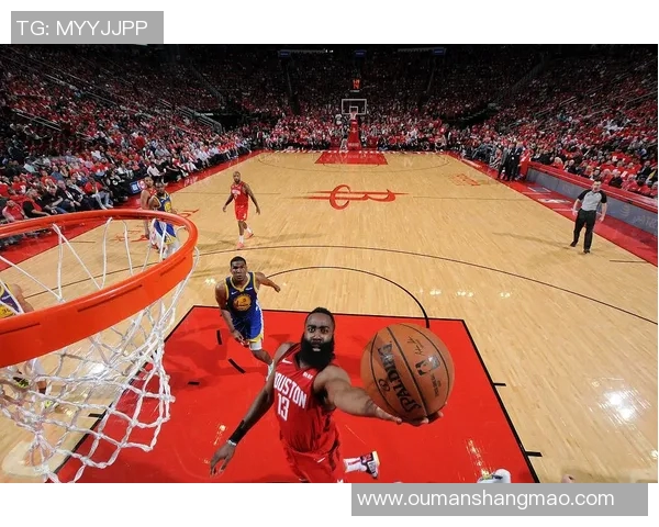 基普迪纳摩与阿尔克马激战正酣精彩对决引发球迷热议 基普迪纳摩与阿尔克马激战正酣精彩对决引发球迷热议